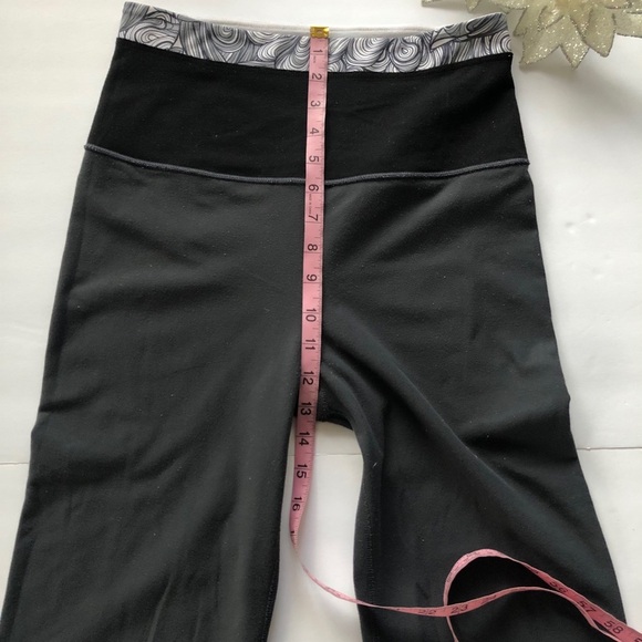 Lululemon Yoga Pants Reversible - Picture 9 of 9